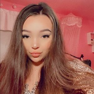 Meet your Posher, Anisa